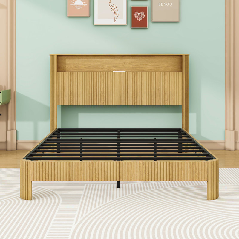 Lit plateforme en bois avec tête de rangement, station de charge USB et prise, Naturel, Grand lit