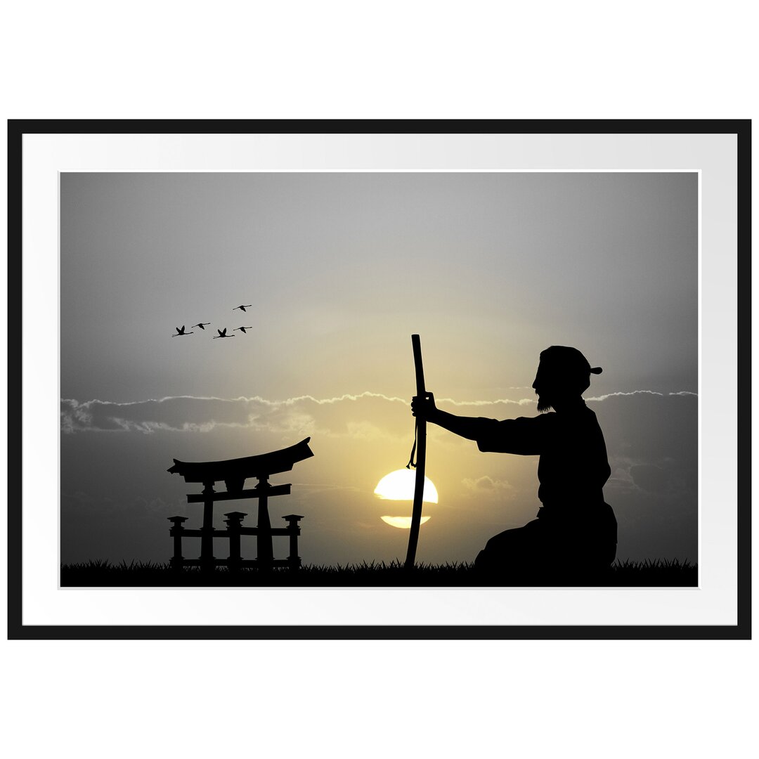 Samurai Meister vor dem Horizont Gerahmter Fotodruck