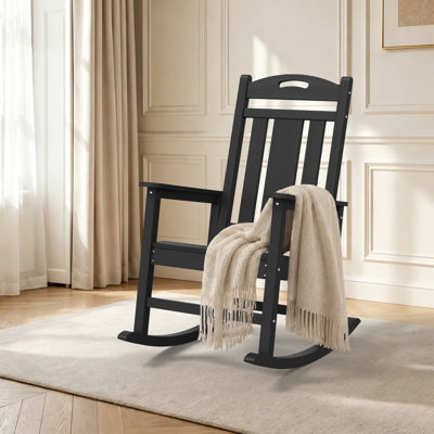 Chaise berçante en PEHD, adaptée à une utilisation intérieure et extérieure
