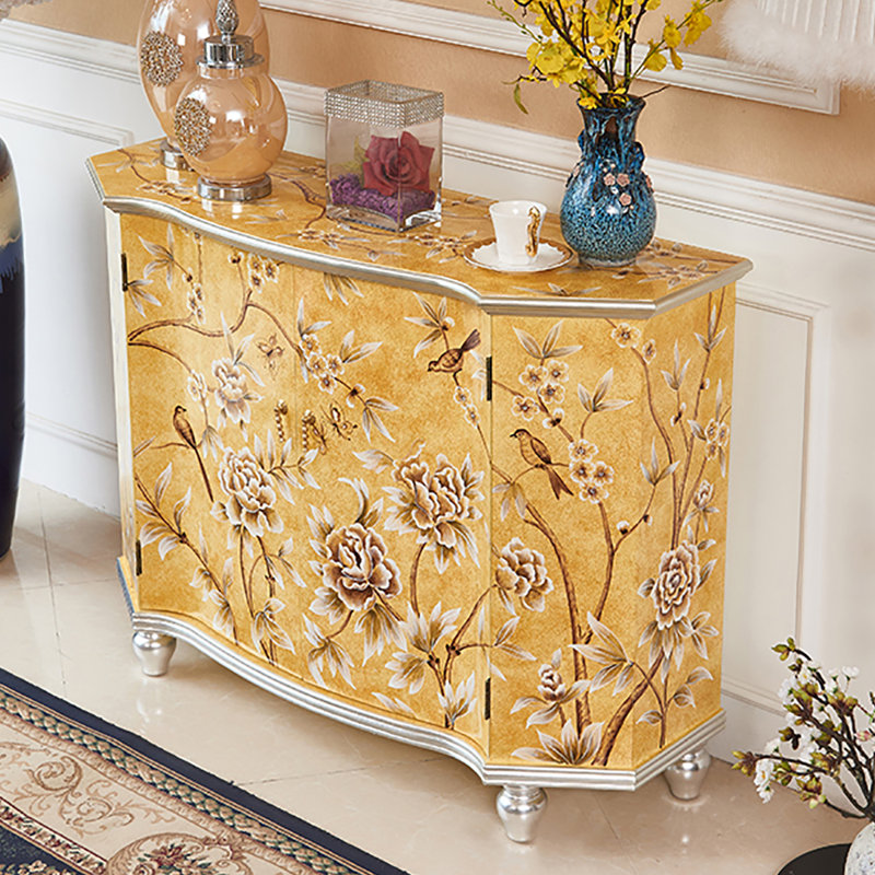 Armoire décorative française avec fleurs peintes