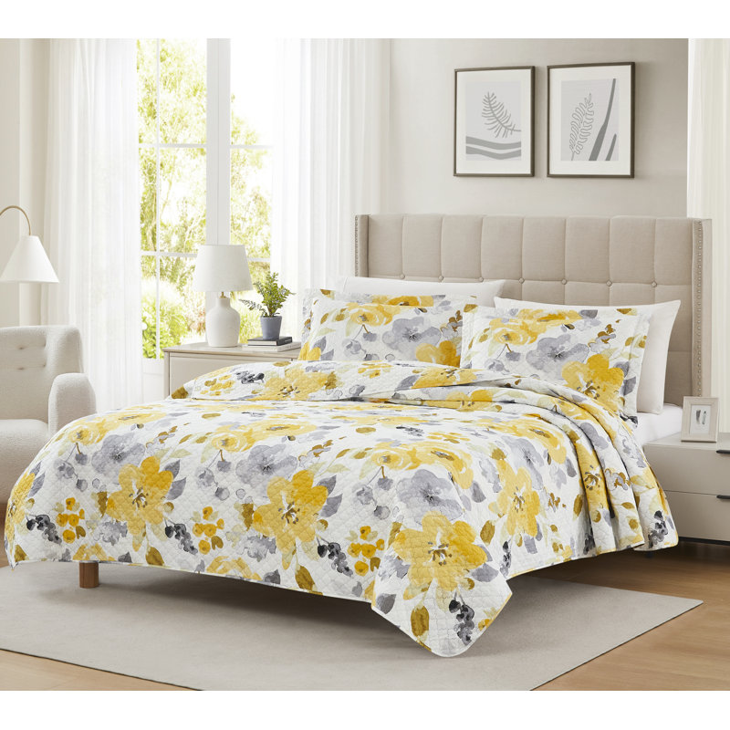 Mayfair Polyester Floral Quilt, Queen Quilt + 2 Standard Shams