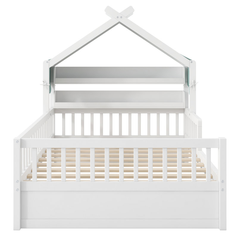 Lit maison en bois avec tablette de rangement pour tête de lit, parfait pour les chambres d'enfants et les solutions peu encombrantes