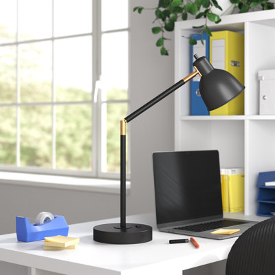 Lampe de bureau réglable avec prise de courant Caskey Lennon