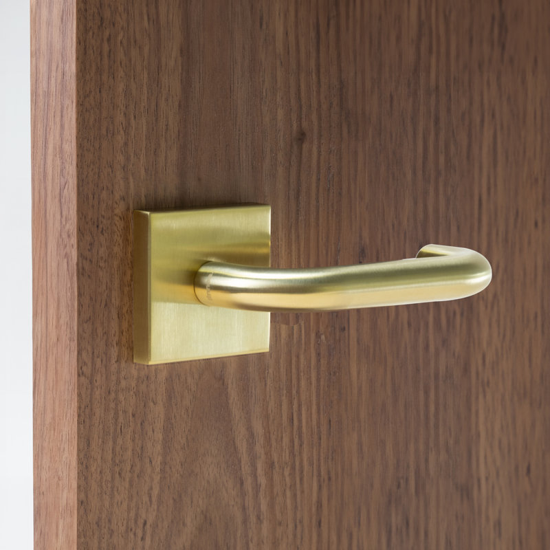 Ensemble Alpine Lever 01 avec rose carré, 2,375 po, Laiton satiné, Passage (Hall & Closet)