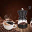 Moulin à café manuel avec meules en céramique, moulin à café à main petit avec 2 bocaux en verre (11 oz par pot) Poignée en acier inoxydable pour café filtre, espresso, presse française, brassage turc