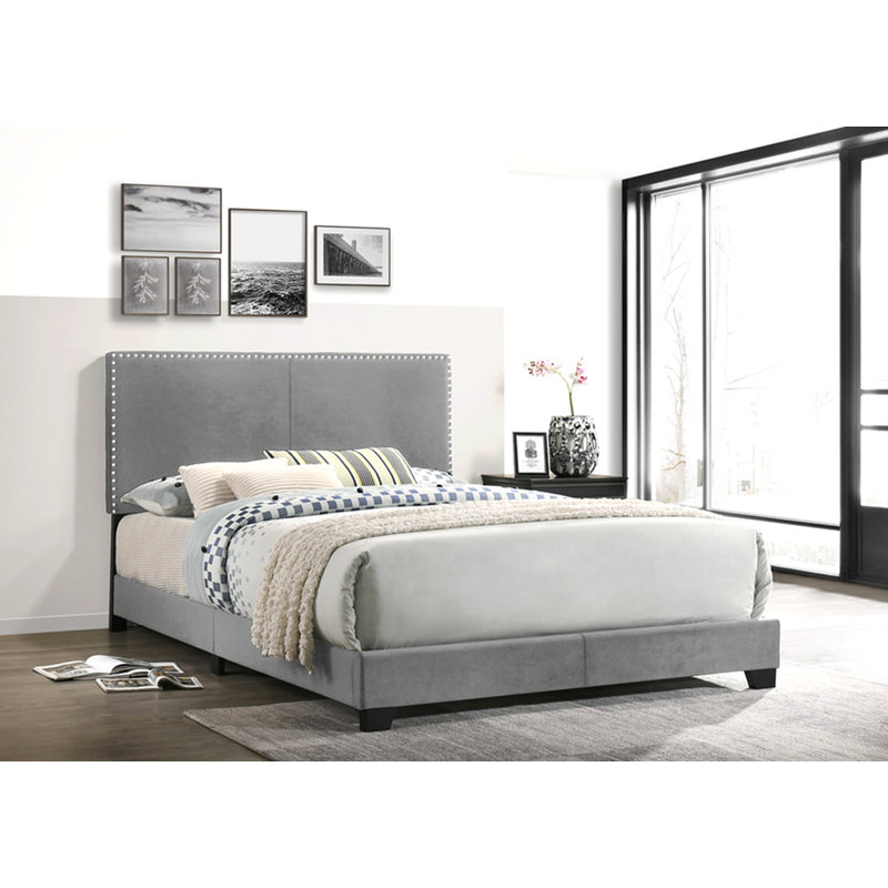 Base de lit plateforme en velours de luxe avec tête de lit capitonnée à rainures verticales, lattes en bois massif, aucun sommier requis, pieds de support centraux durables, conception stable et silencieuse, assemblage facile