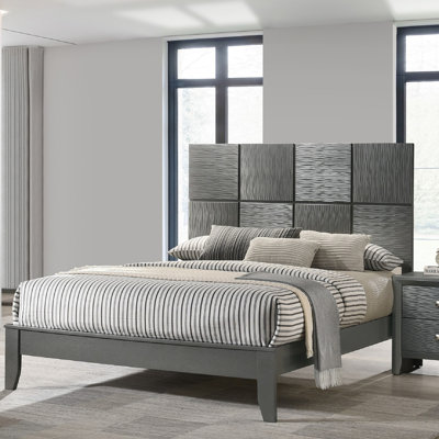 Le lit 1pc de style contemporain avec panneaux avant texturés comprend une tête de lit à panneaux géométriques