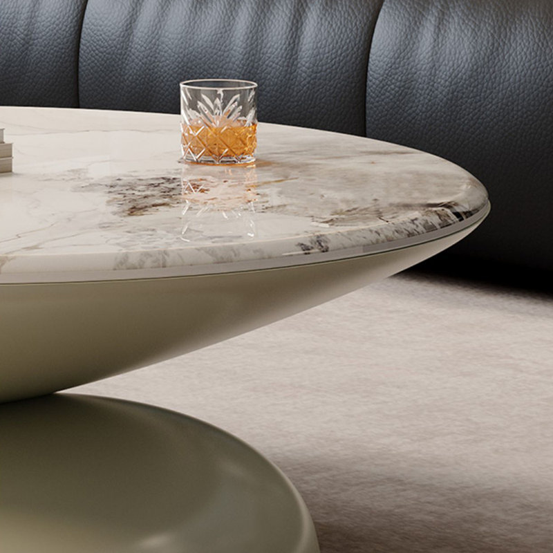 Table basse moderne et luxueuse