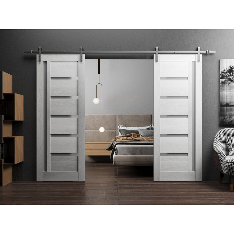 Porte de grange à panneaux en bois Quadro sans trousse de quincaillerie d'installation, 72 po x 96 po, Chêne gris clair