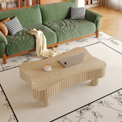 Table basse à plateau relevable de 42 po pour espace de vie principal - changement de hauteur hydraulique silencieux, panneaux latéraux cannelés, trois rangements cachés, finition rustique à l'ancienne, livres intelligents, 5 minutes