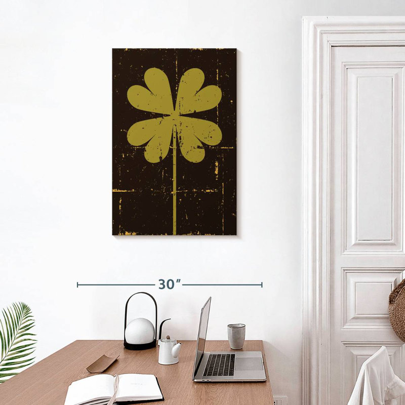Harnek Grunge Clover, 30" H x 20" W