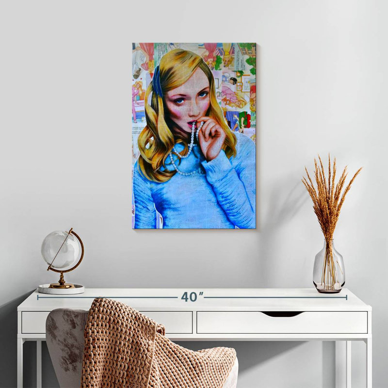 Leisha Preppy Pearl, 24" H x 16" W