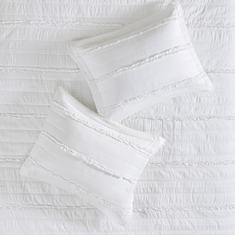 Ensemble de courtepointe en microfibre 4 pièces avec détails à volants et coussin décoratif