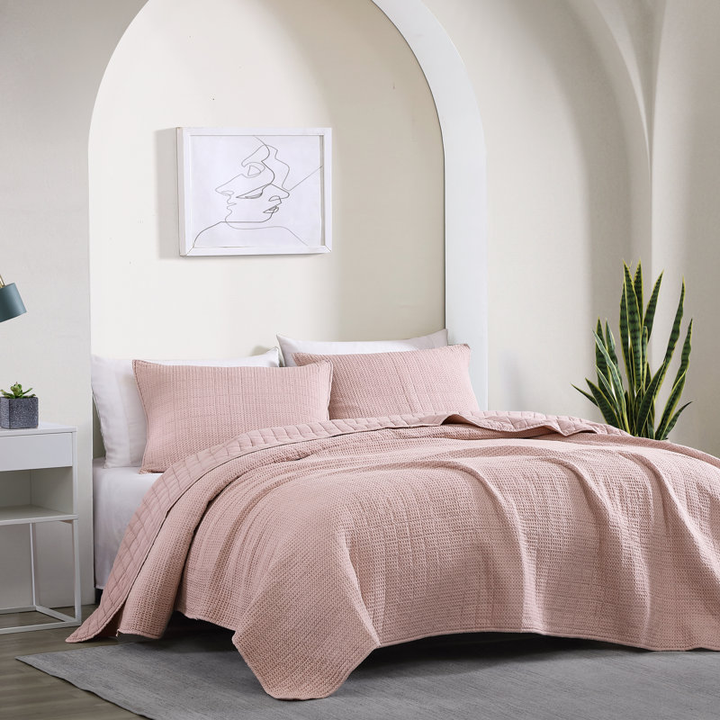 Lexie Pink Full Microfiber Reversible Quilt Set with Shams