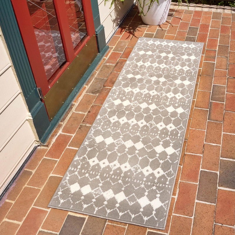 Geometric Indoor / Outdoor Rug, Runner 2' x 6'