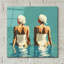 «Two Friends At The Beach» par Layla Oz, art mural en verre acrylique-394191152