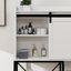 Armoire de rangement au-dessus de la toilette
