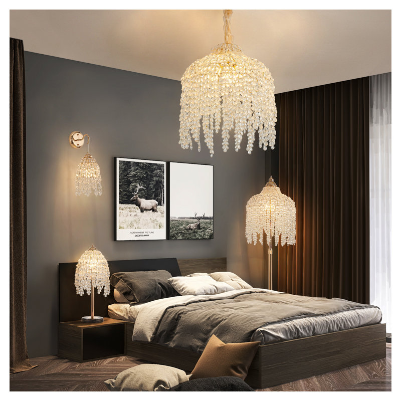 Lampe sur pied en cristal 3 lumières avec motif cascade rétro - structure en fer doré et base en marbre texturé pour le salon, la chambre à coucher et le bureau