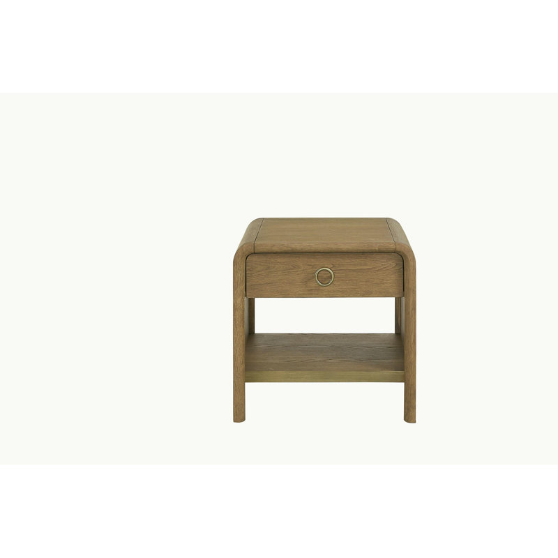 Table de bout en bois de style champêtre avec tiroirs et tablettes - parfaite pour une chambre à coucher ou un salon confortable.