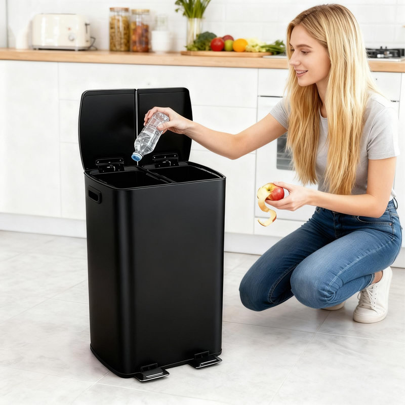Bac de recyclage 60 litres à double compartiment en acier inoxydable noir, deux seaux amovibles de 8 gallons, couvercle à marches à fermeture en douceur