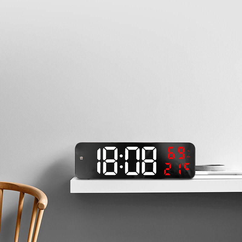 Horloge numérique DEL grand format avec miroir, alarme électronique pour la maison, à brancher au mur, blanche et rouge.