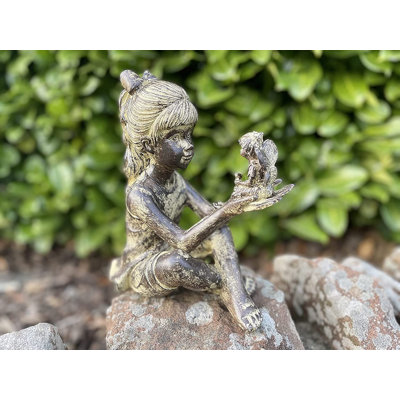 Rothschild Plastic Garden Statue