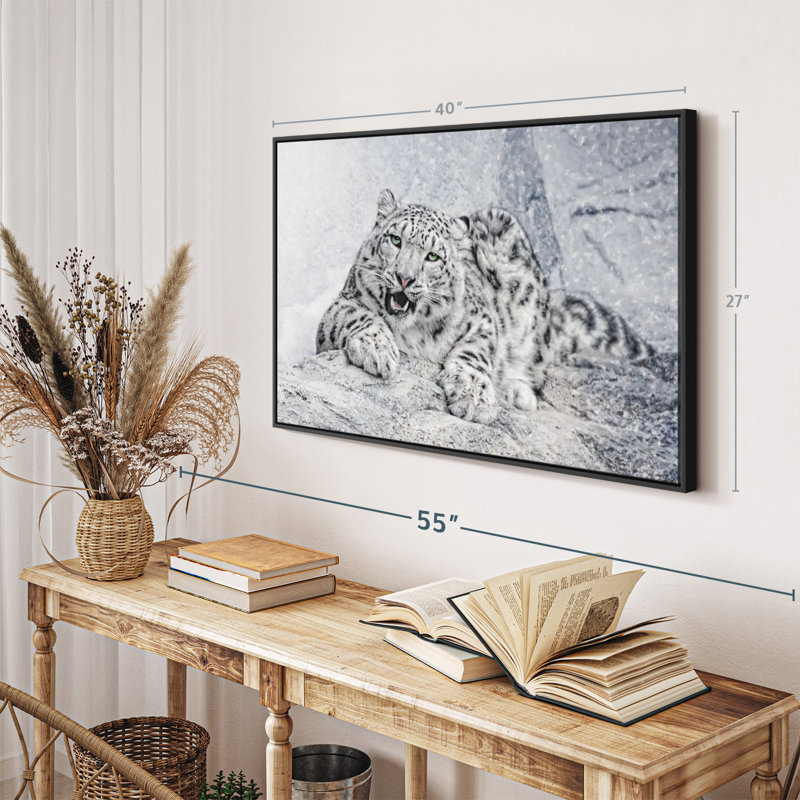 Impression sur toile Snow Leopard In Blizzard, H 27 po x l 40 po