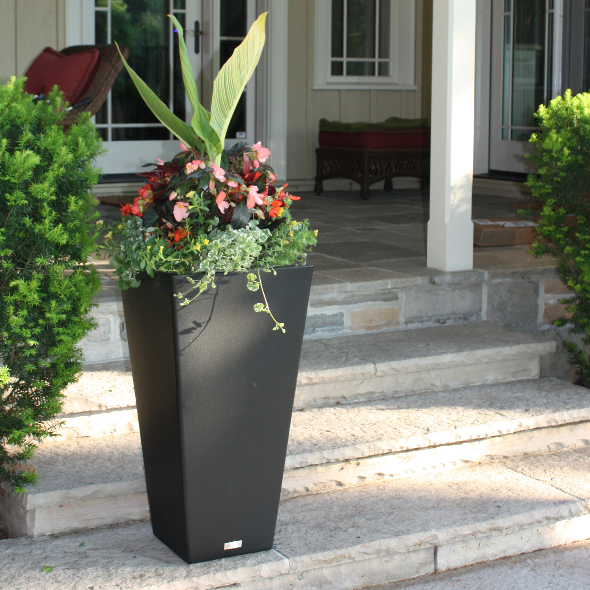 V-Resin Series Pot Planter, 1 pk, 30'' H x 15'' W x 15'' D