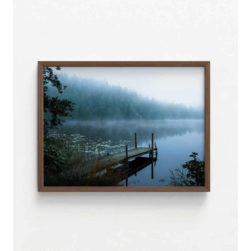 Art mural Calm Lake - lumière douce, brouillard de forêt brumeux, H 30 po x l 40 po, Brun