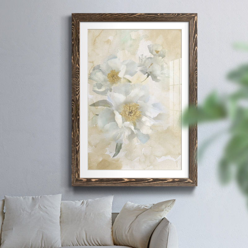 Douces pivoines I - Cadre photo, reproduction d'art sur papier, Cadre noyer, H 37,5 po x l 27,5 po x P 1,5 po