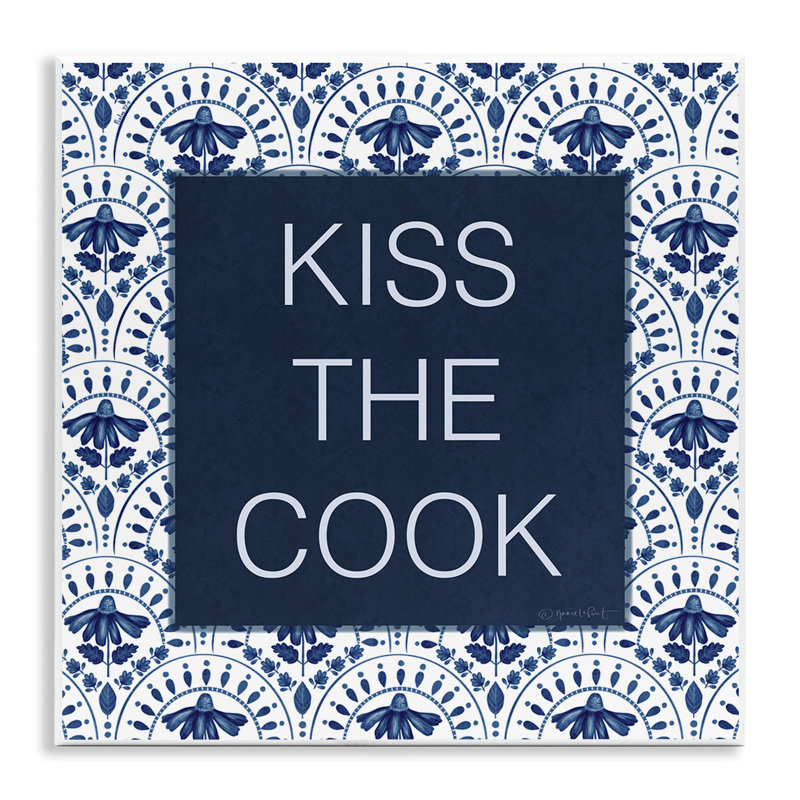 «Kiss The Cook Blue Florals», plaque murale, design par Annie Lapoint