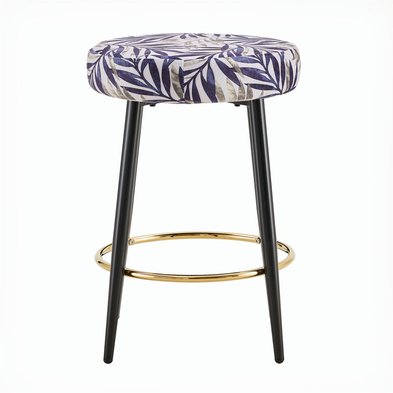 Ensemble charmant de tabourets de bar à hauteur de comptoir pour divers espaces, rehaussant le confort et le style.