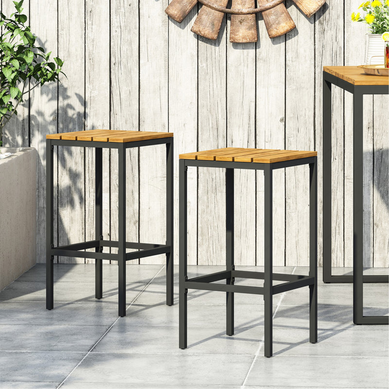 Barstool, Natural