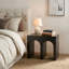 Table d'appoint moderne avec design en faux marbre, table de bout en forme de M pour le salon / couloir-118588649