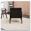 Chaise avec accoudoirs et dossier haut