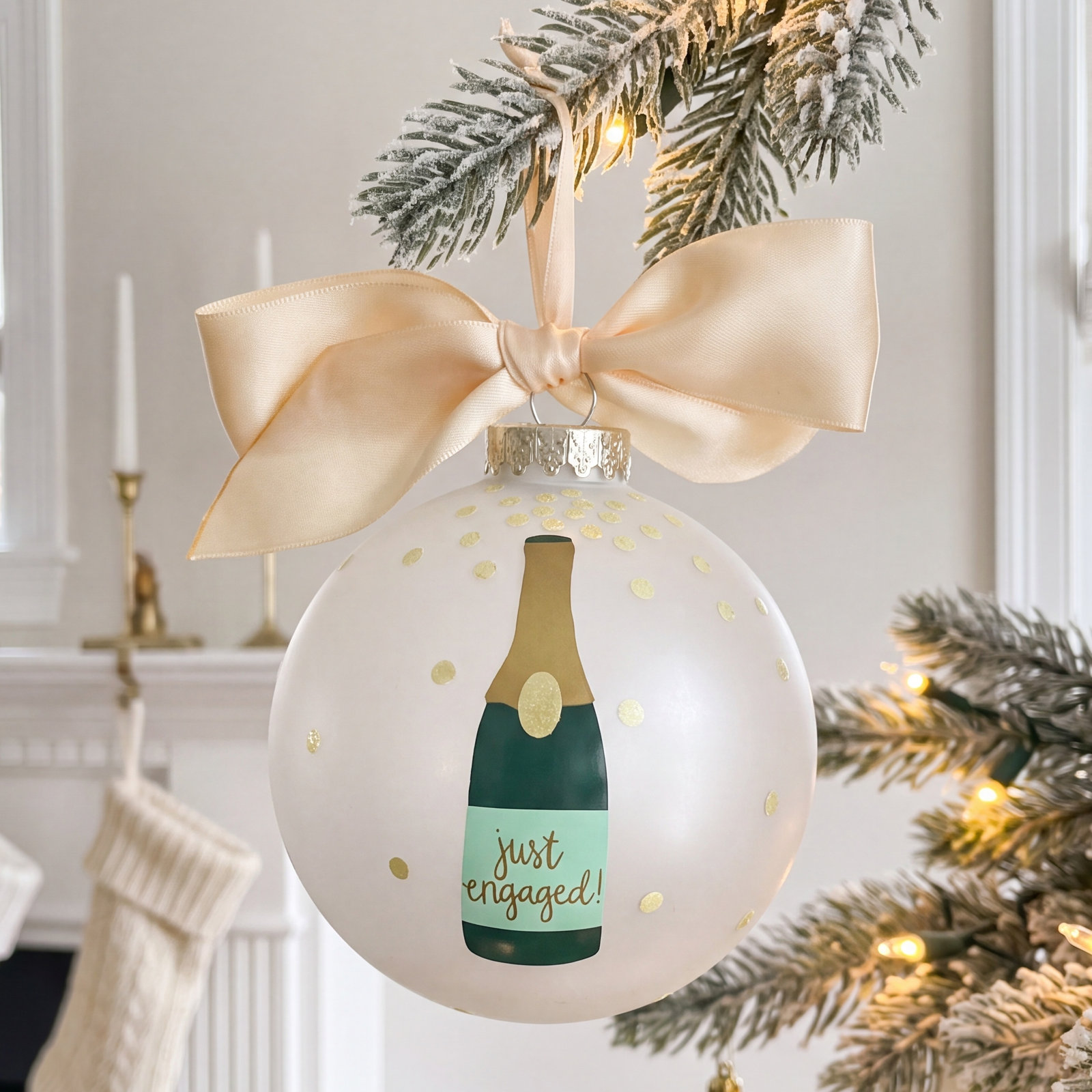 4" Bauble