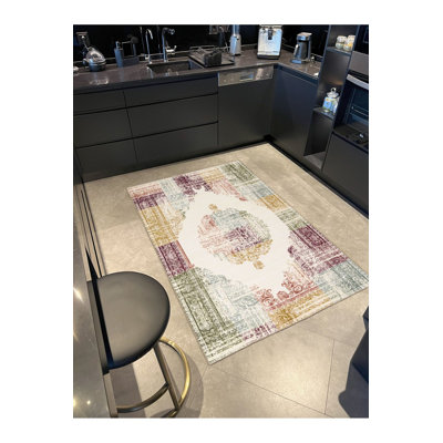 Cream Siesta Motif Traditional Patterned Woven Base Machine Washable Rug