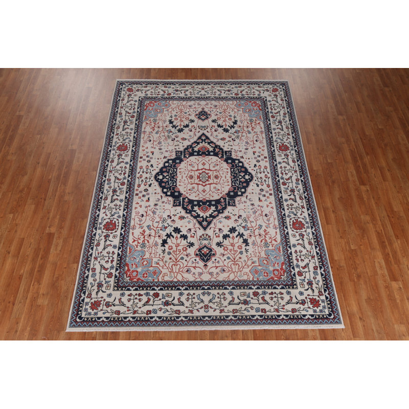 Hand-Knotted Wool   Turkish Rug 7x10