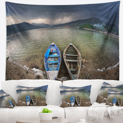 Tapisserie deux bateaux près du lac Pokhara