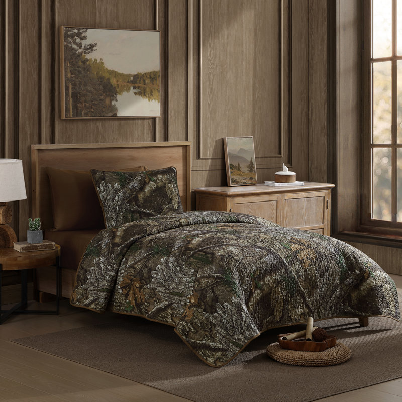 Twin XL Camouflage Microfiber Quilt Set with Pillow Sham