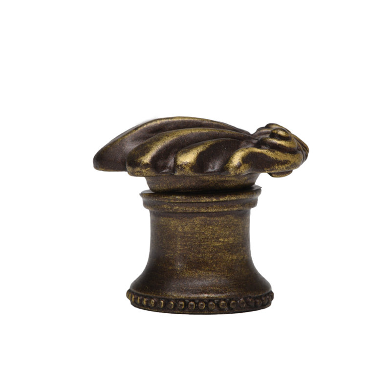 Aphrodite petite coquille bouton en mercure doré, Laiton antique