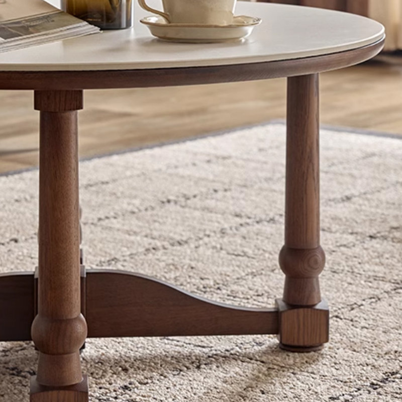 Table basse au design rétro