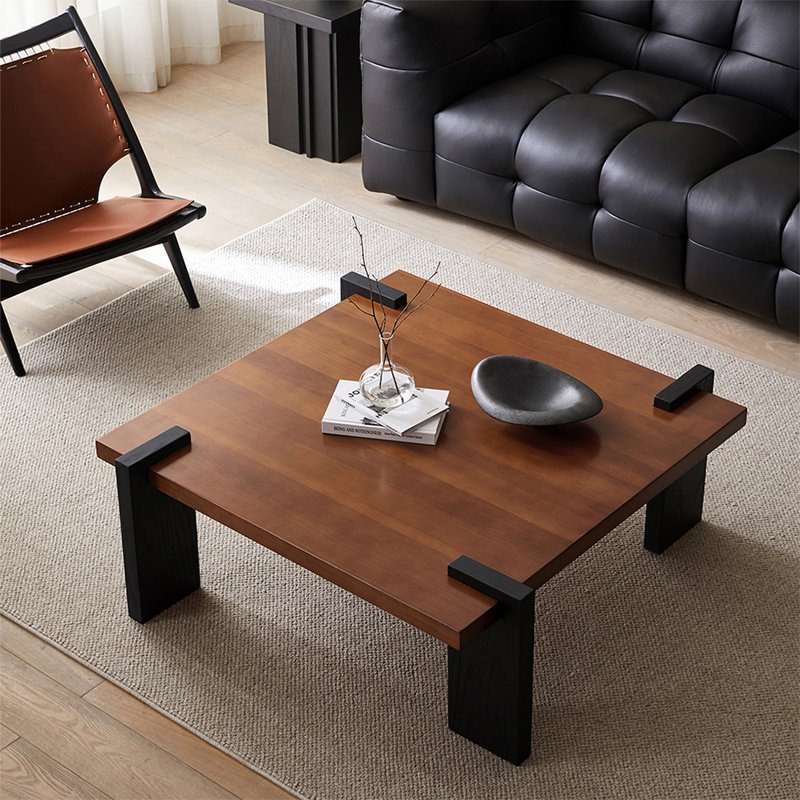 Table basse carrée en bois massif