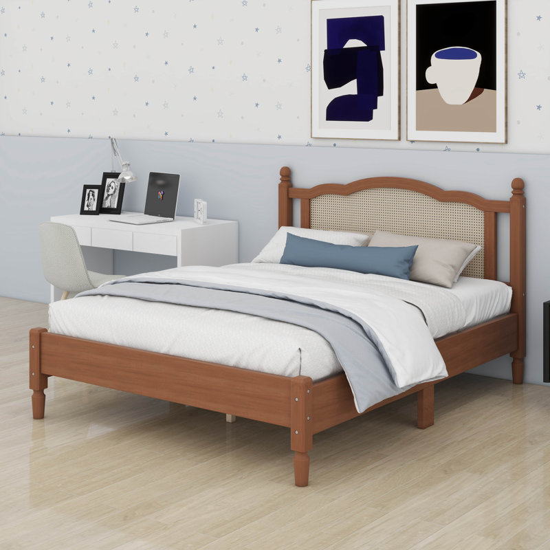 Lit plateforme en bois avec tête de lit en rotin naturel, lit plateforme avec support en lattes de bois, cadre de lit en rotin rétro