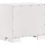 Table de chevet rectangulaire blanche à 2 tiroirs avec poignées en métal, chambre à coucher pour garder les choses propres, esthétique propre et moderne, poignées de bar de 23 po x 15 po, organisateur, look classique, mélange de bois massif, 15 profondeurs