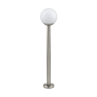 Hartington Silver Integrated LED Metal Solar Spike Light