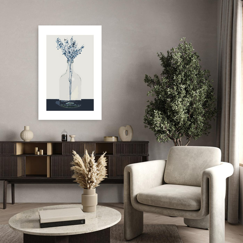 «Bottled Lace II», art floral délicat et contemporain, H 36 po x l 24 po