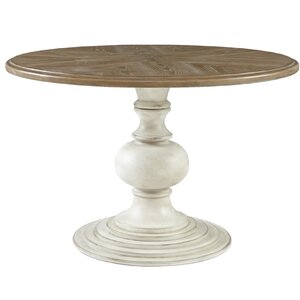 Hagins Farmhouse Round Pedestal Dining Table