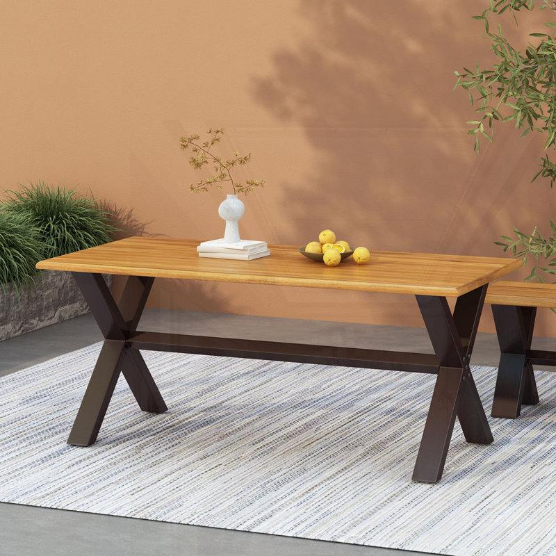 Table de salle à manger d'extérieur en bois