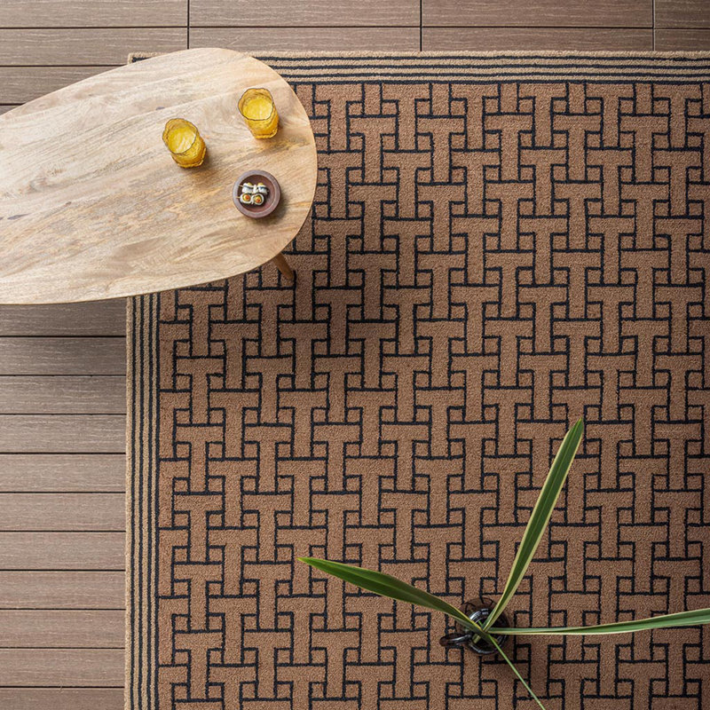 Geometric Area Rug in Light Brown/Black, Rectangle 6'7" x 9'2"